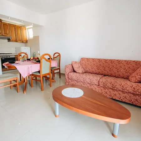 Mateo Apartment