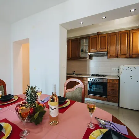 Apartment Mateo *